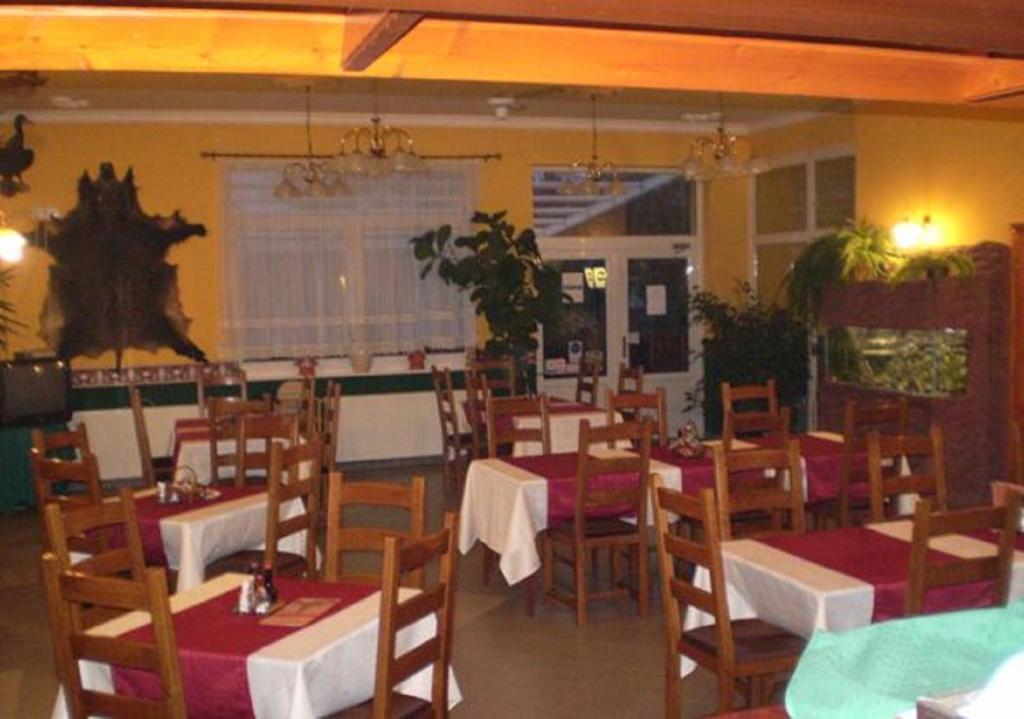 Zatonyi Csarda Panzio Bed and Breakfast Dunasziget Buitenkant foto